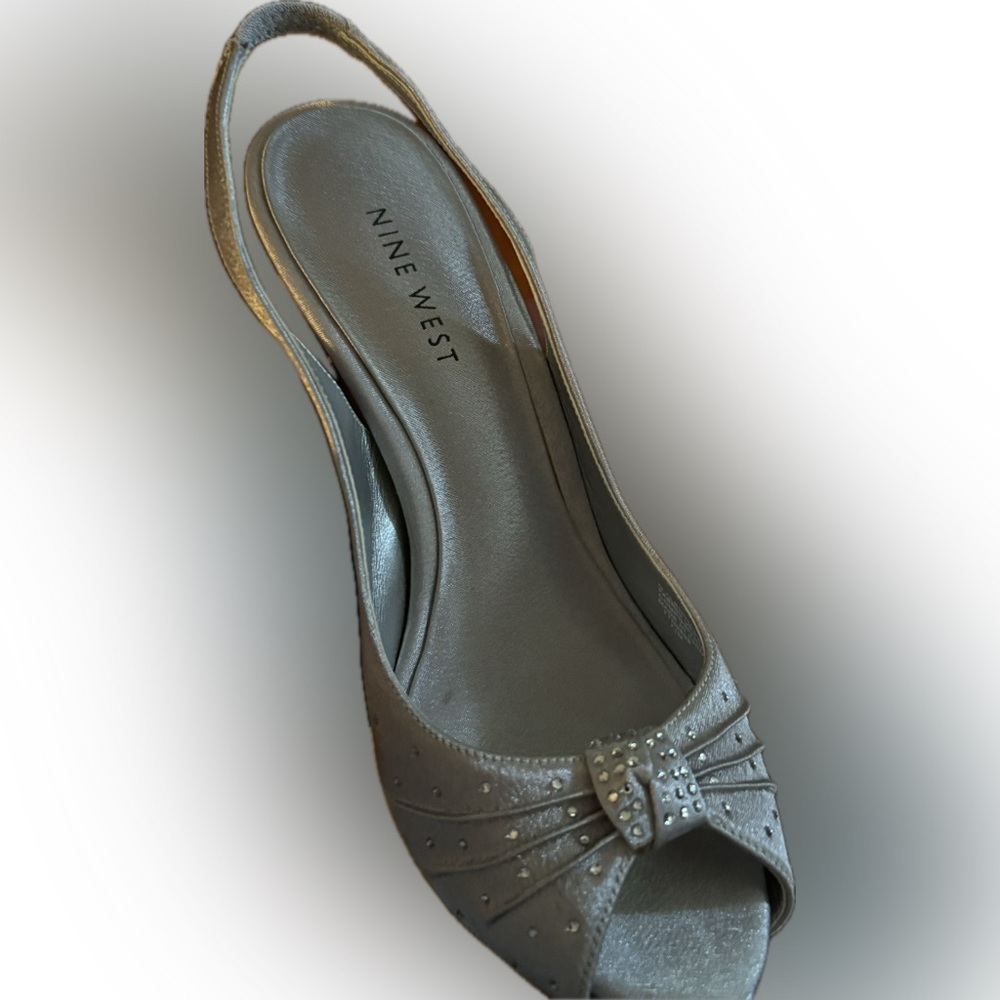 Nine West Satin Silver Stiletto 7.5 Euc